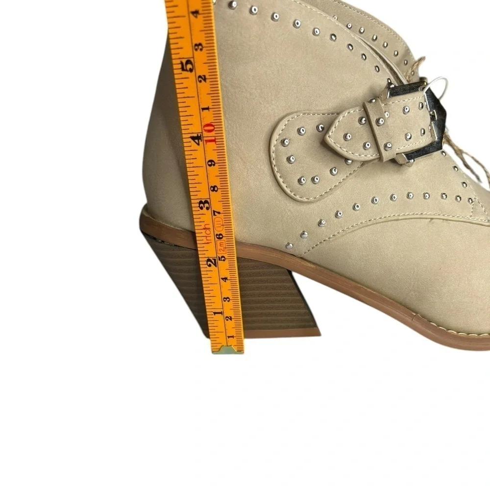 Seven7 Dallas Studded Western Ankle Booties Cream Size 9